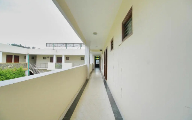 Hotel Gaylord by OYO Rooms