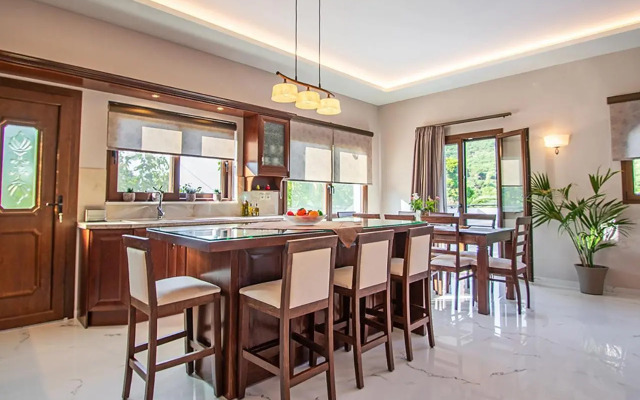 Zissis Villa & pool 5min drive to beach