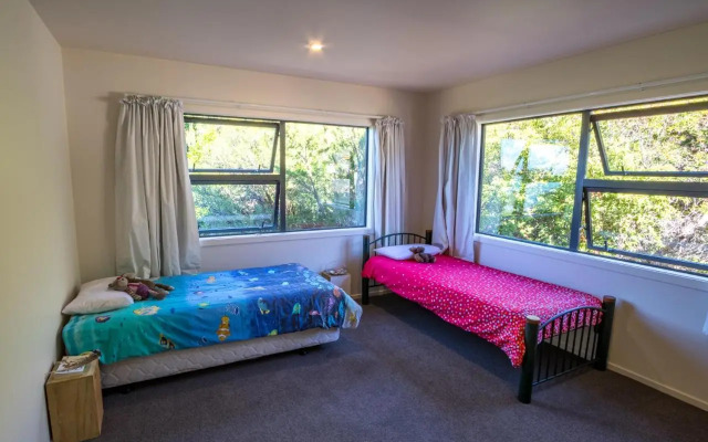 Tapu Bay Treasure - Kaiteriteri Holiday Home
