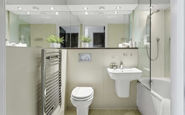 Gorgeous Mile End Flat