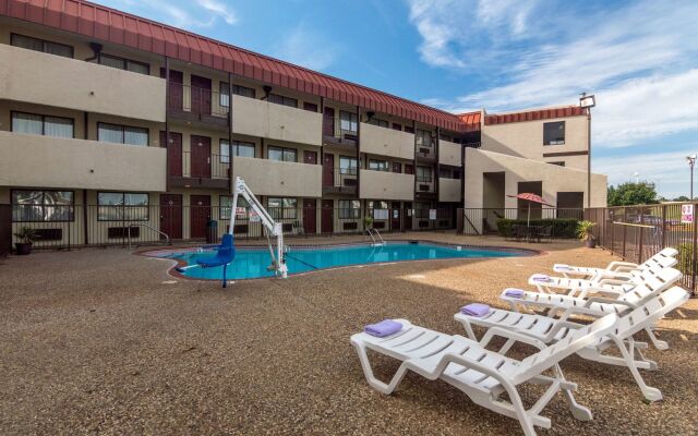 Travelers inn by OYO Wichita Falls