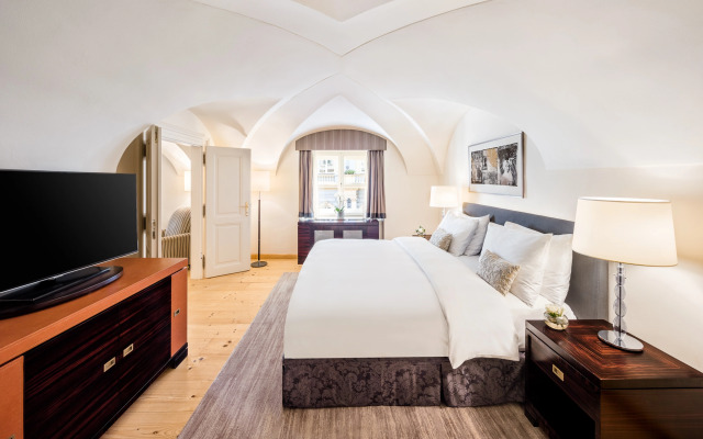 Mandarin Oriental, Prague