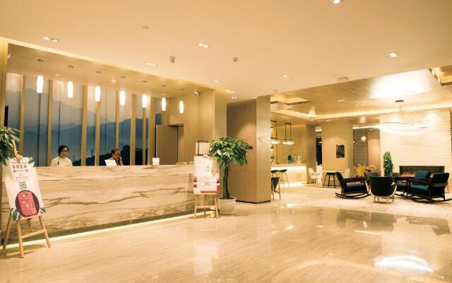 Atour Hotel Golden Beach Yantai