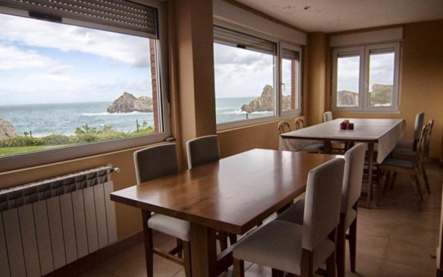House with 5 bedrooms in Cantabria with wonderful sea view enclosed garden and WiFi 50 m from the beach