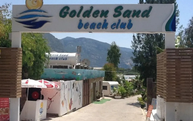 Golden Sand Beach & Caravan