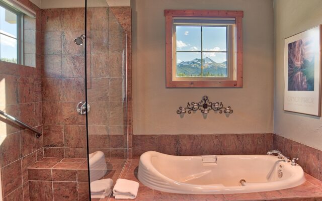 120 Rachel Lane Private Home with Hot Tub