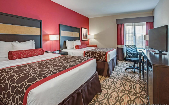 La Quinta Inn & Suites by Wyndham Starkville at MSU