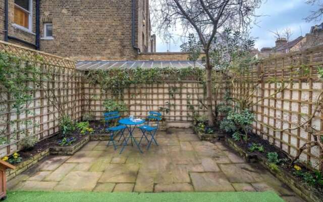 Veeve - Fulham Victorian