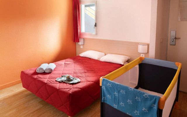 Première Classe La Ville-Du-Bois