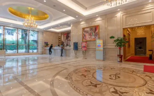 Vienna Hotel (Yizhou Sankeshu)
