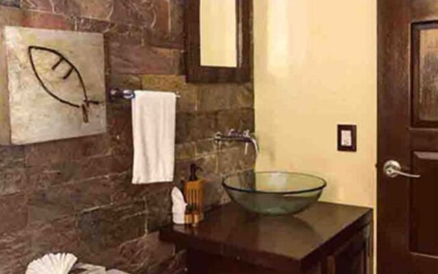 Hermosa Mayette Villa by ChezPlaya