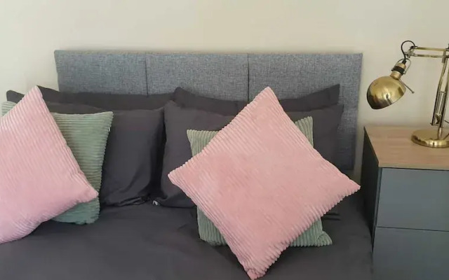 Room in Guest Room - Comfortable Room in Coventry