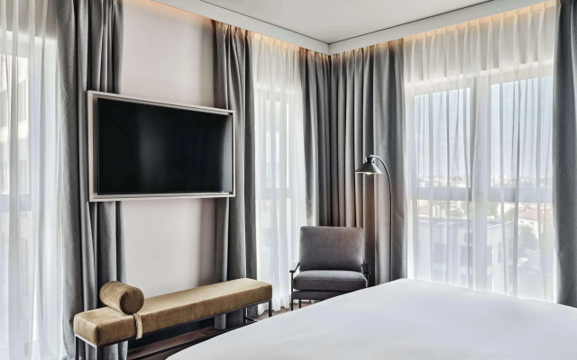 Radisson RED Hotel & Radisson RED Apartments, Kraków