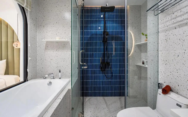 Royal Hotel Near Secc