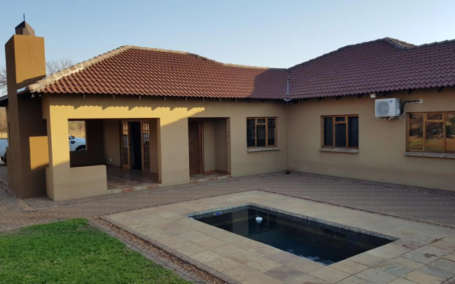 Hornbills Rest Country Home