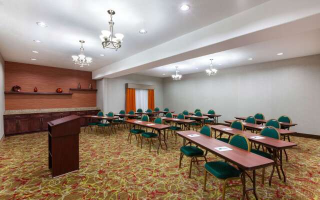 La Quinta Inn & Suites by Wyndham Houston Channelview