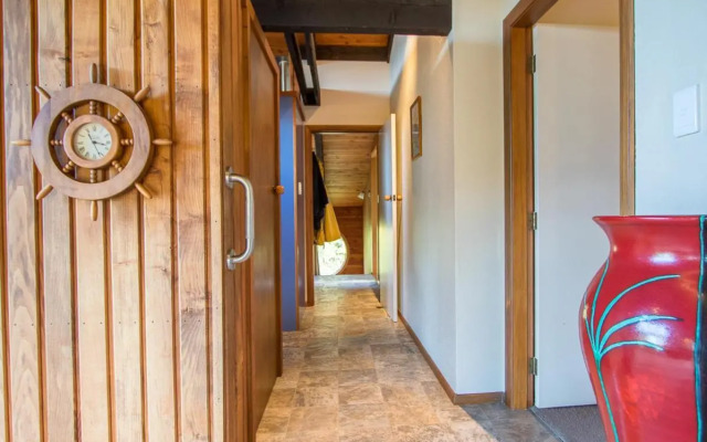 Tasman Hideaway - Marahau Holiday Home