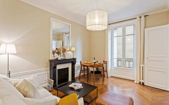 Bright and Spacious Apartment Near Bastille