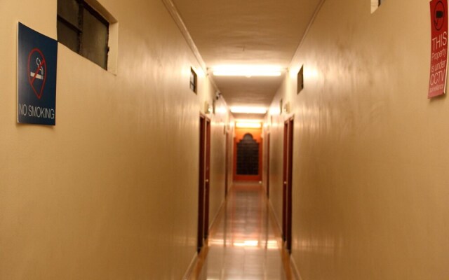 OYO 1065 Hotel HMR Royal Inn