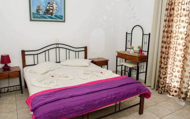 Yannis Pothoulakis Apartments