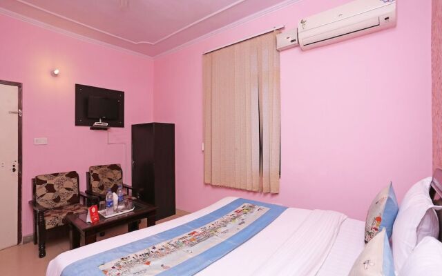 OYO 9558 Hotel Chhavi Holidays