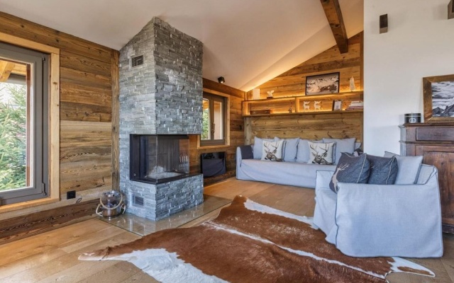 Chalet Capricorne -impeccable Ski in out Chalet With Sauna and Views – Guest Rooms – La Tzoumaz