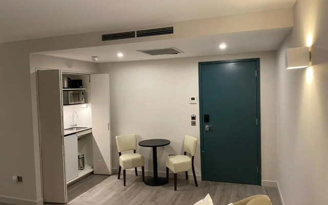 Axiom Park Hotel