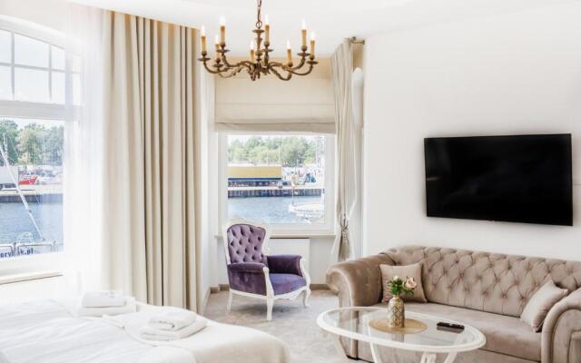 COLUMBUS Ustka - Marynarki Polskiej 2