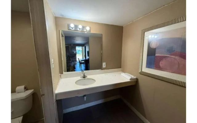 Luxury Inn By Hotel O Hattiesburg, MS