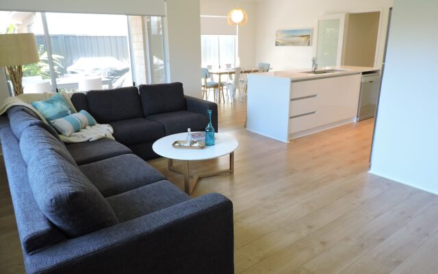 Contemporary Cove
