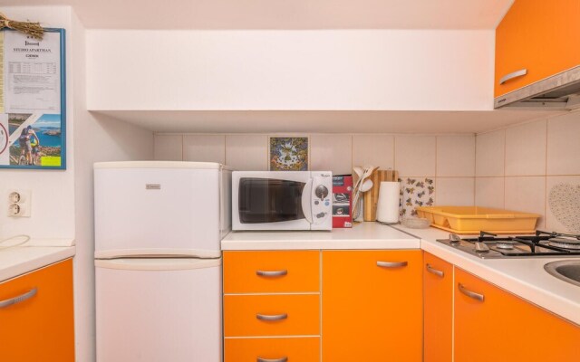 Beautiful Apartment in Vantacici With Wifi
