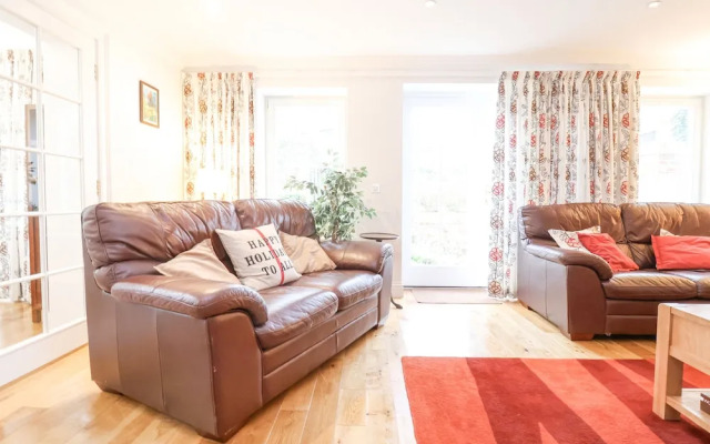 9 Church Farm Rise