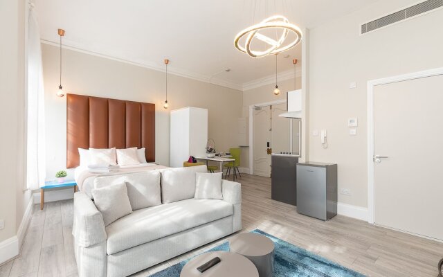 Luxurious Air Conditioned Apt High Street Kensington