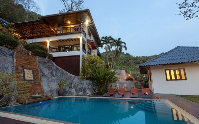 Grand Pool Villa