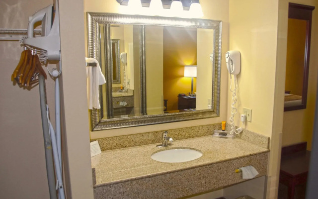 Americas Best Value Inn St. Robert