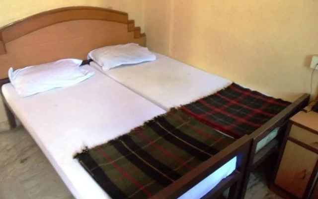 Hotel Monica Lodging And Bording