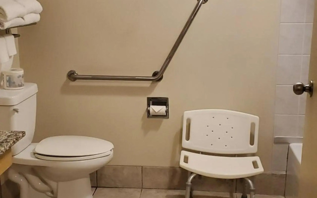 Travelodge by Wyndham Stony Plain