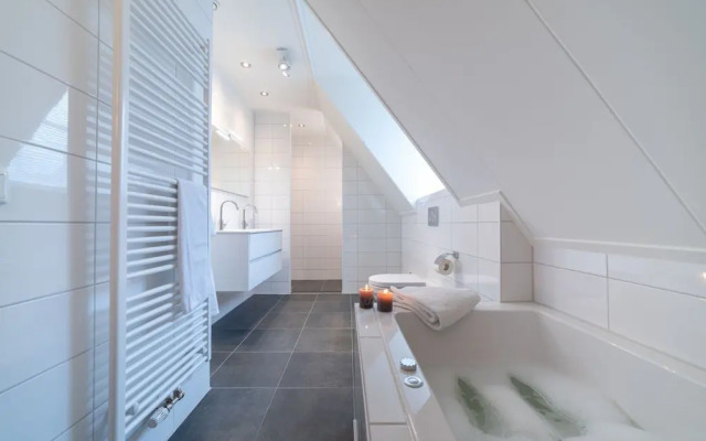 Wellness Villa With Private Bubble Bath