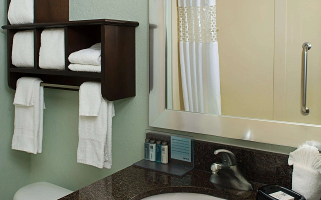 Hampton Inn Naples Central