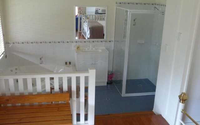 Granite Gardens Cottages & Lake Retreat