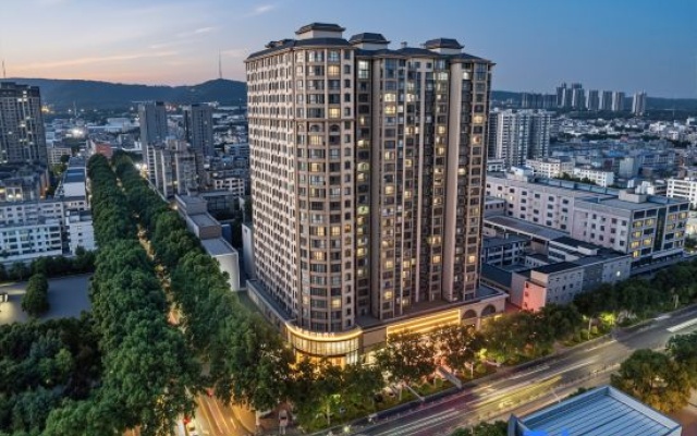 Vienna Hotel (Yanshi Stadium Yanshi Station Branch, Luoyang) – Outside – Luoyang