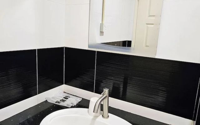 Cozy Mansion One Suite at Georgetown