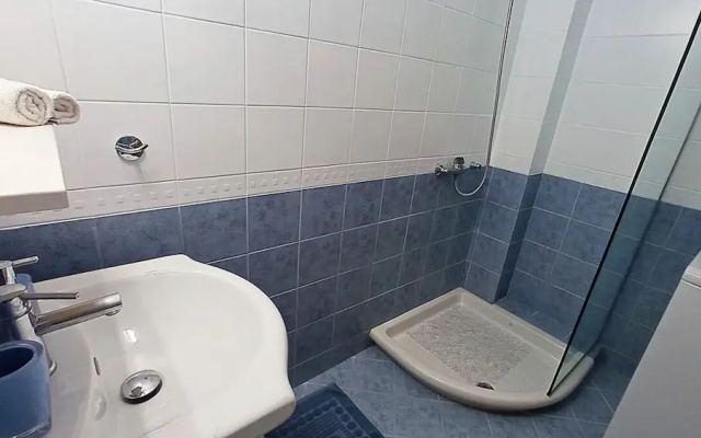 Relaxing Studio Apt 1 min to Highway Parking