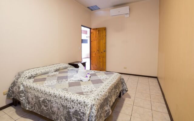 Apartamentos QR La Fortuna - Adults Only