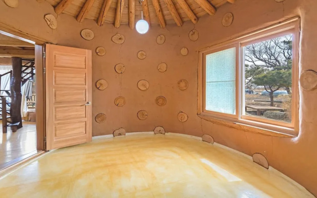 Ganghwa Nadeulgilheulgjib