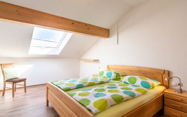 Eifel Lakeside Family Escape