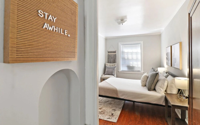 Contemporary Cragin 1BR Apt in Lockwood