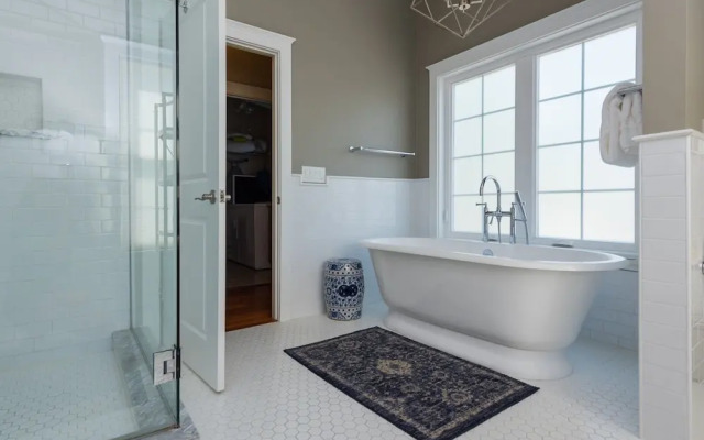 215 Spring Avenue 5 Bedroom Home by RedAwning