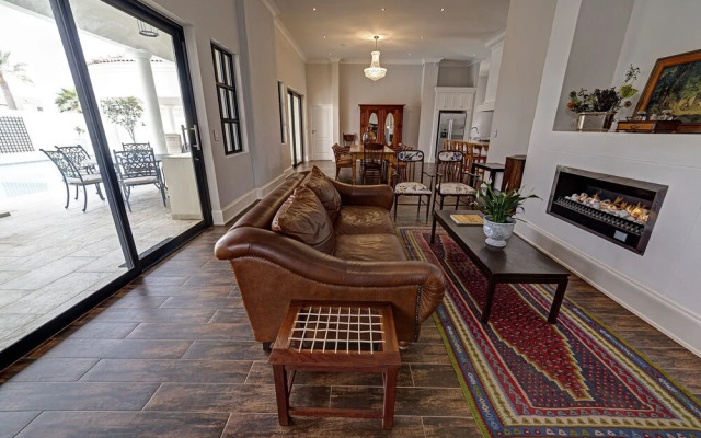 Lagoon Suites Boutique Hotel