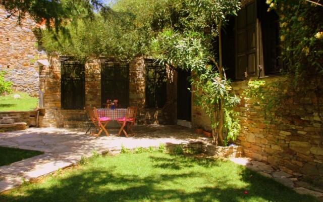 Eski Doganbey Houses